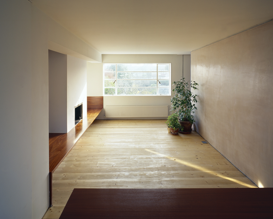 THE APARTMENT 2002